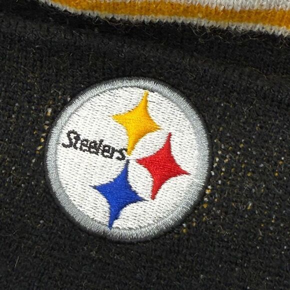 NFL Team Apparel Youth Pittsburgh Steelers Beanie Hat Winter Cap with Pom Poms - Picture 6 of 8